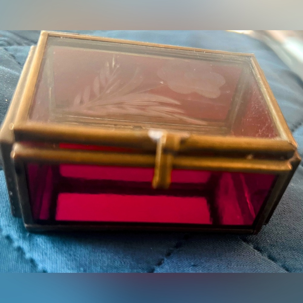 Brass Etched Flower, Red Glass Jewelry Box, 70s Brass Etched Glass, Brass Hinges